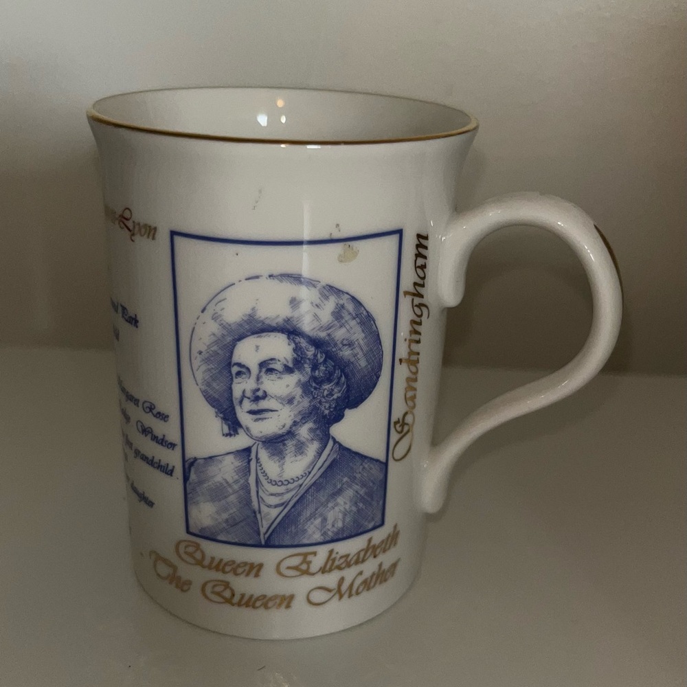 Queen Elizabeth Commemorative Loving Cup Mug Bone China